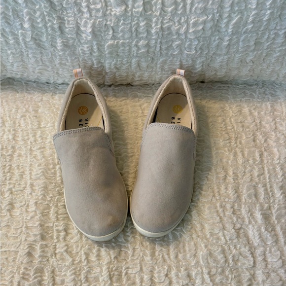 Vionic Beach slip-ons! - Picture 5 of 7